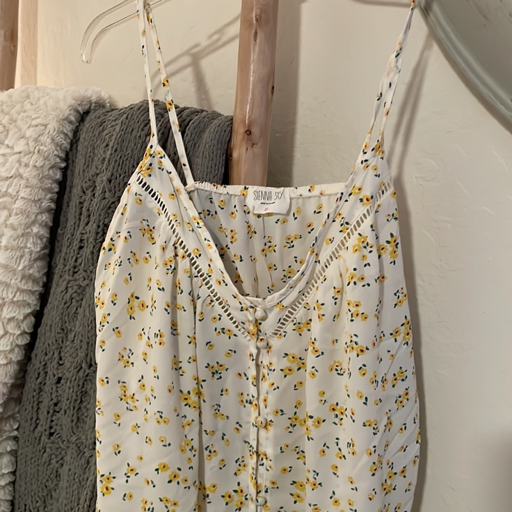 Tank blouse - Picture 2 of 5